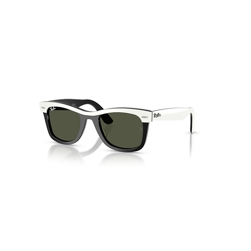 Óculos de Sol Ray-Ban estilo wayfarer.
