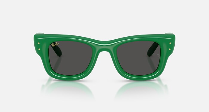 Bekijk het model Wayfarer Puffer op ray-ban.com
