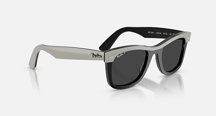 WAYFARER STREET NEAT Sunglasses in Grey On Black and Polarized