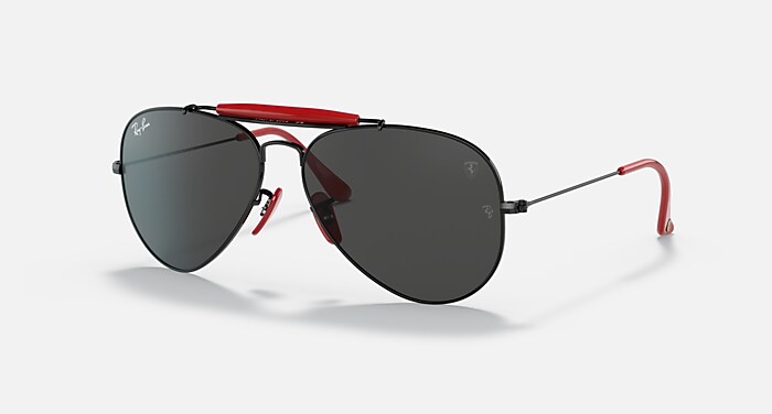 OUTDOORSMAN SCUDERIA FERRARI ITALY LIMITED EDITION  display picture 1