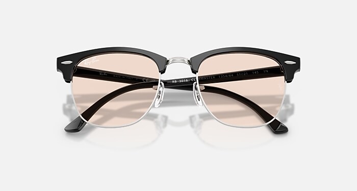 Ray-Ban（レイバン）　「CLUBMASTER」のサングラス Ray-Ban（レイバン） サングラス サングラス CLUBMASTER CLASSIC
