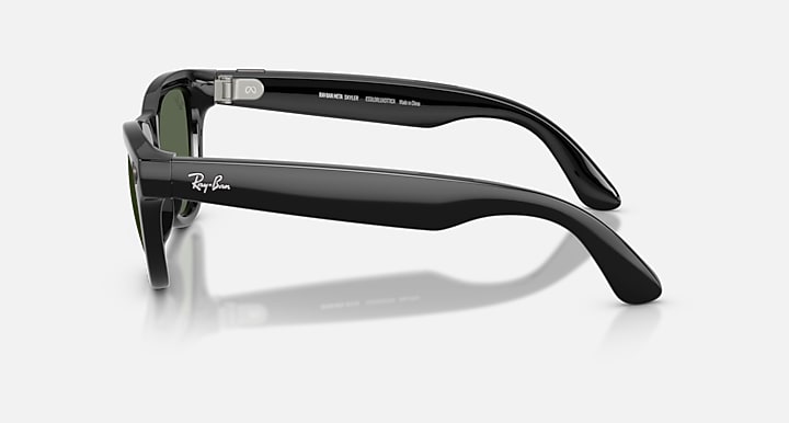 New Ray-Ban Meta AI Glasses Black Frame Green Lenses