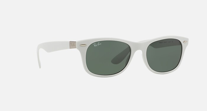 NEW WAYFARER LITEFORCE Sunglasses in White and Green Classic - RB4207 | Ray- Ban®
