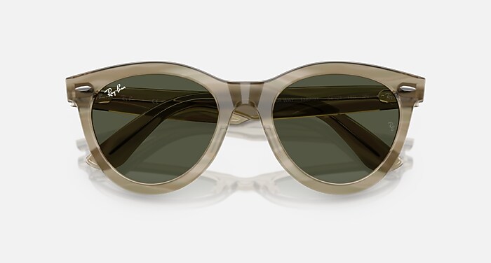 レイバン公式ストア】 Ray-Ban® WAYFARER WAY CHANGE HOLIDAY