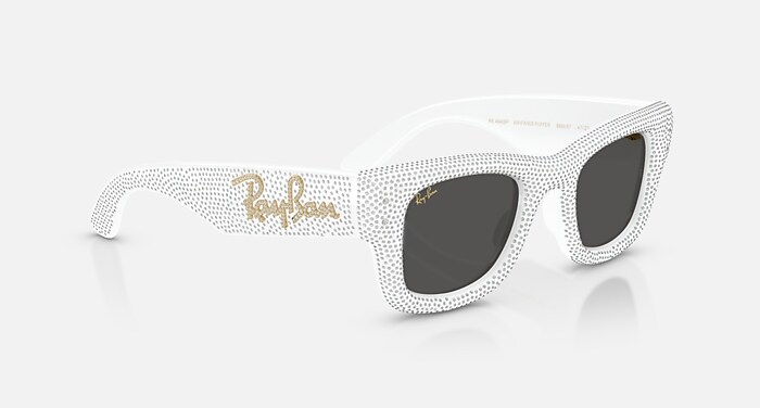 WAYFARER PUFFER CRYSTAL PAVÈ EDITION Sunglasses in White  display picture 1