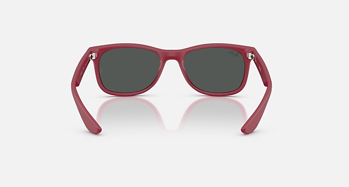 NEW WAYFARER KIDS Sunglasses in Rubber Bordeaux and Dark  display picture 1