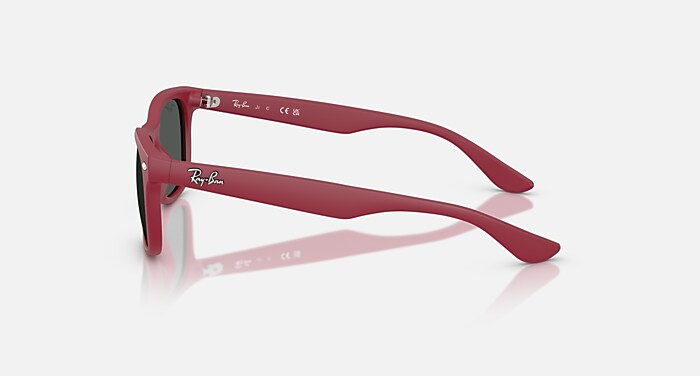 NEW WAYFARER KIDS Sunglasses in Rubber Bordeaux and Dark
