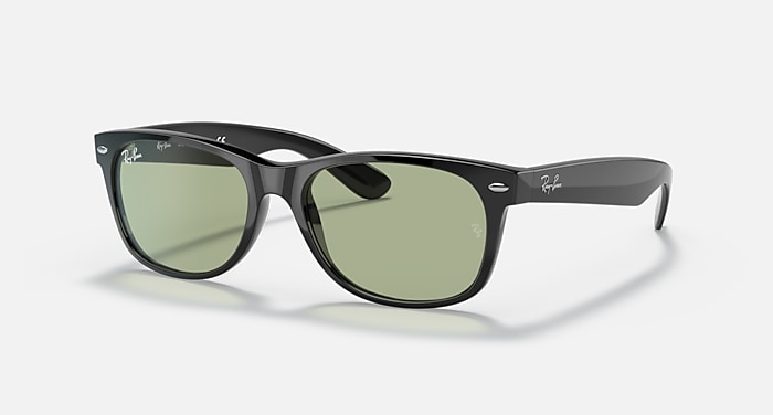 NEW WAYFARER CLASSIC Sunglasses in Black and Green RB2132F Ray