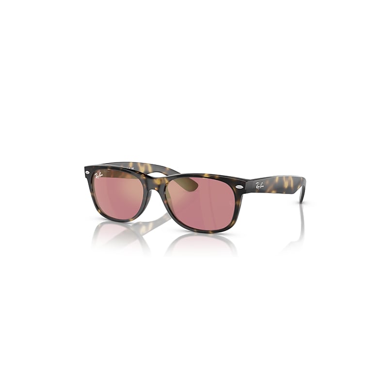 Óculos de Sol Ray-Ban linha classic.