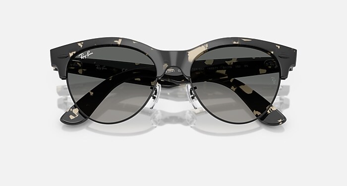 Ray-Ban Clubmaster Way Sunglasses Black Frame Green Lenses 51-19