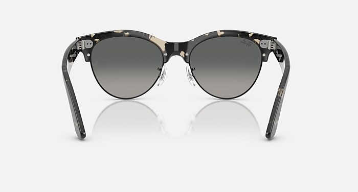 Ray-Ban Clubmaster Way Sunglasses Black Frame Green Lenses 51-19
