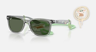 レイバン公式ストア】 Ray-Ban® RAY-BAN STAR WARS™ – GROGU MINI NEW