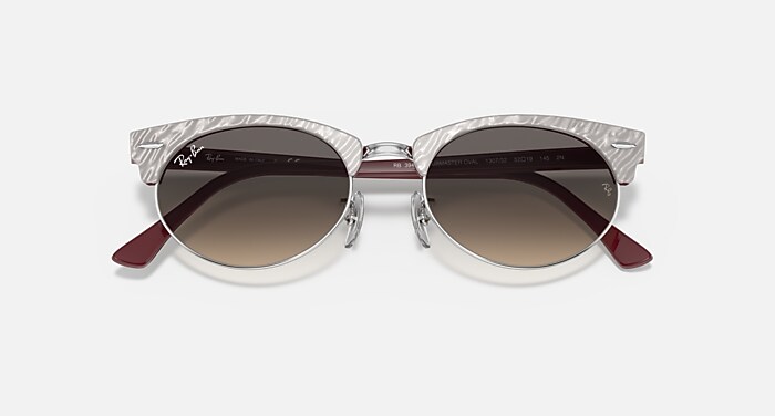 CLUBMASTER OVAL Sunglasses in Light Grey and Light Grey