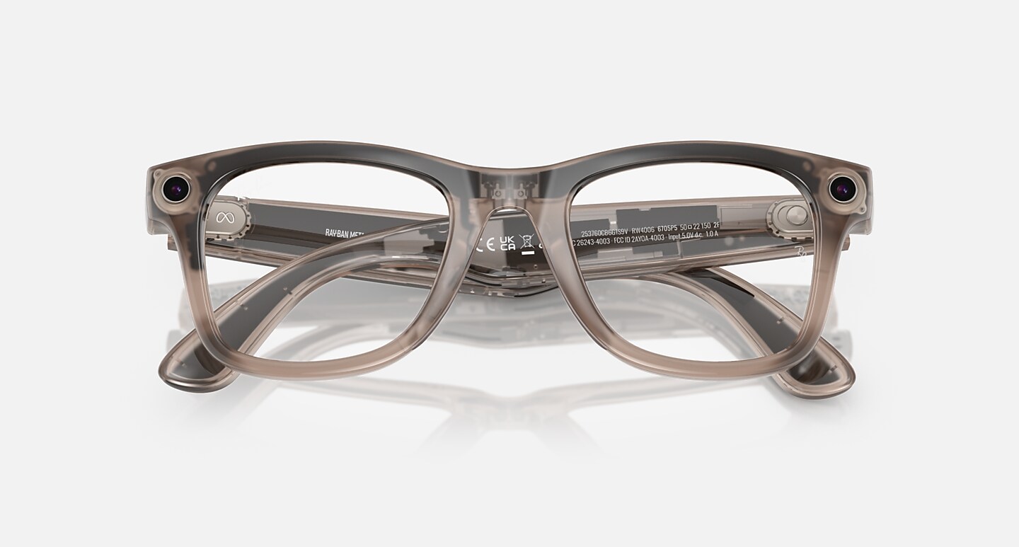 Ray-Ban undefined RAY-BAN | META WAYFARER Warm Stone with Clear/Watermelon Red Transitions® lens