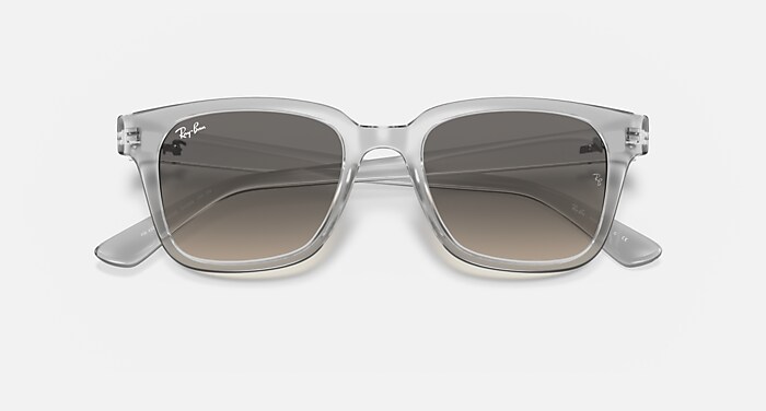 Ray-Ban サングラス RB4323F RB4323 Sunglasses in Black and G-15 Green - RB4323F | Ray-Ban®