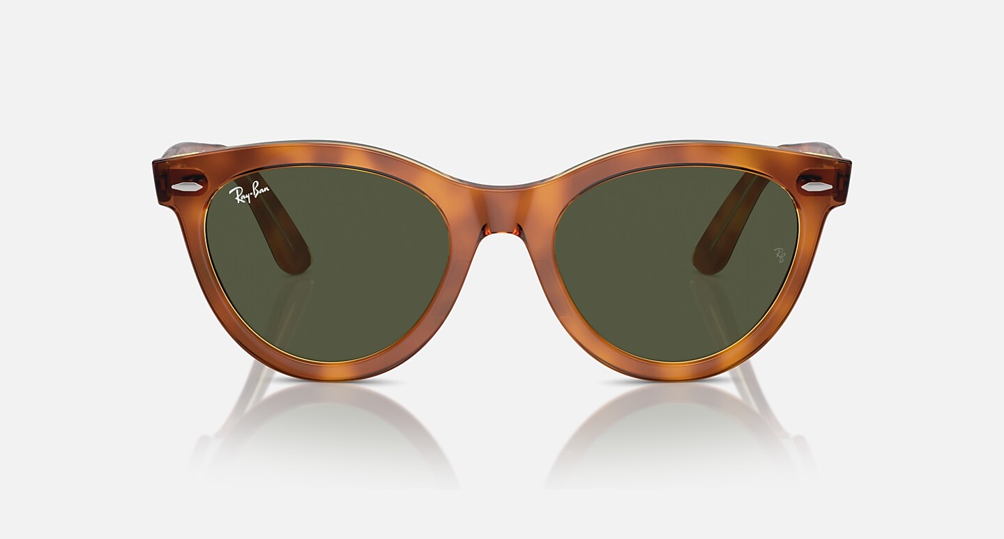 Check out the Wayfarer Way Women's Day Limited at ray-ban.com