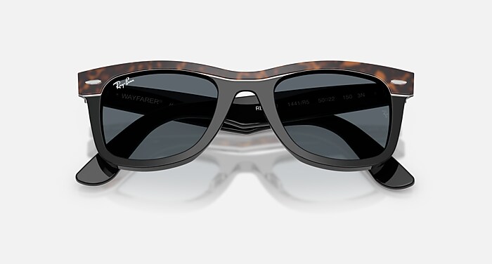 WAYFARER STREET NEAT Sunglasses in Havana On Black and Blue