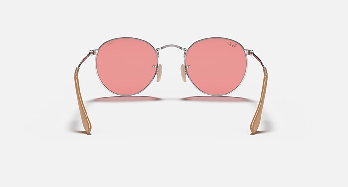 Ray-Ban rb3447v ライトピンク ROUND METAL Sunglasses in Silver and Photochromic Pink