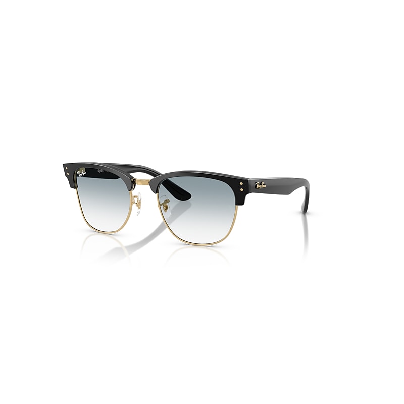 Óculos de Sol Ray-Ban linha Clubmaster.