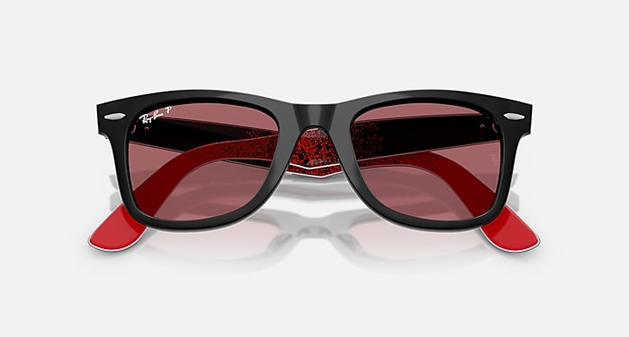 Ray-Ban Original Wayfarer Disney Mickey Minnie Mouse Pixelated Sunglasses  Black With Internal Red Pixel Frame Violet Lenses Polarized 50-22