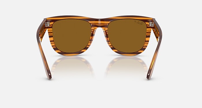 WAYFARER REVERSE Sunglasses in Striped Havana and Polarized Dark