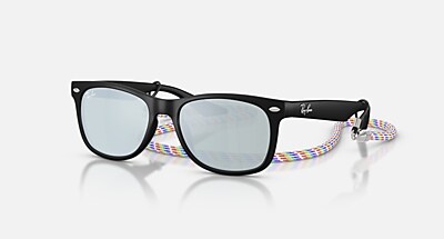 NEW WAYFARER KIDS SUMMER CAPSULE Sunglasses in Rubber Black and