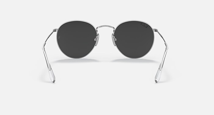 ROUND TITANIUM Sunglasses in Silver and Polarized Black - RB8247