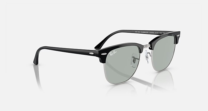 CLUBMASTER CLASSIC サングラス シルバー上にブラック と ライトグレー
