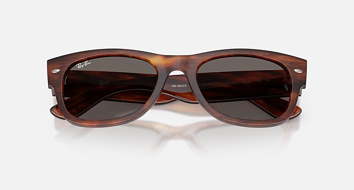 MEGA WAYFARER II Sunglasses in Striped Havana and Dark Grey (55-21
