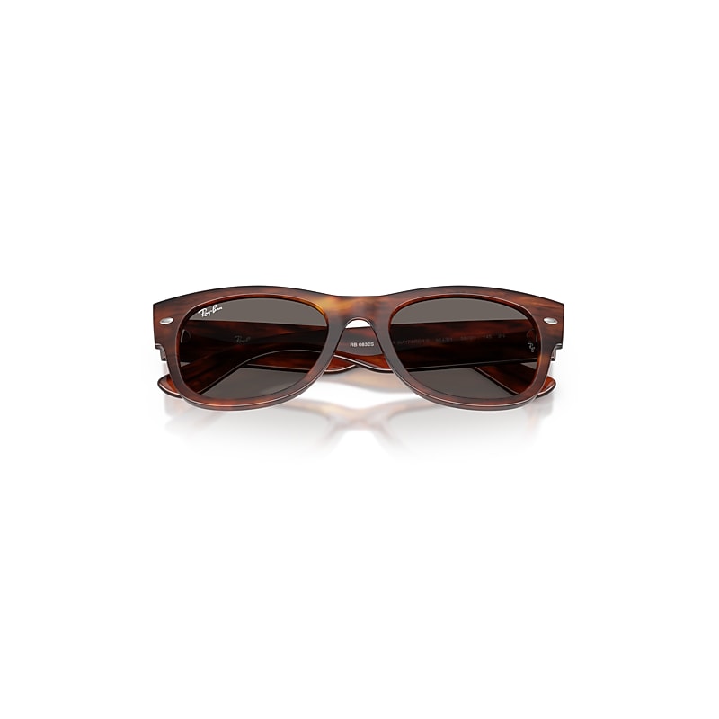 MEGA WAYFARER II Sunglasses in Striped Havana and Dark Grey (55-21