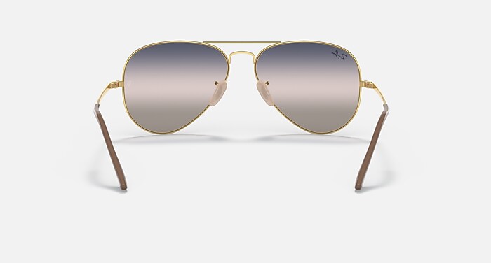 Ray-Ban BI-GRADIENTサングラス ゴールドフレーム RB3689 BI-GRADIENT Sunglasses in Arista Gold and Pink/Blue