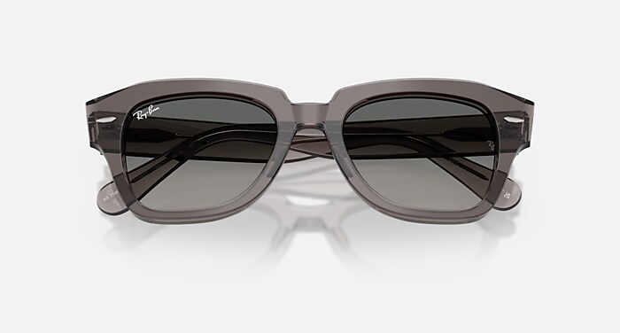Ray-Ban State Street RB2186 Sunglasses in Transparent Grey Sunglasses Ray-Ban State street RB2186 1369/71 49-20  main image 3