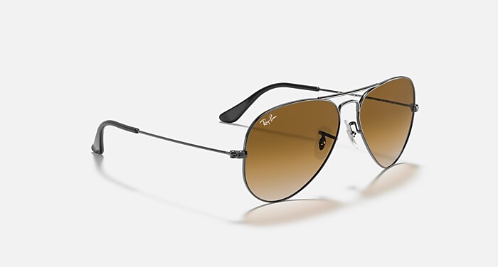 AVIATOR GRADIENT サングラス ガンメタル と ライトブラウン諧調 (62