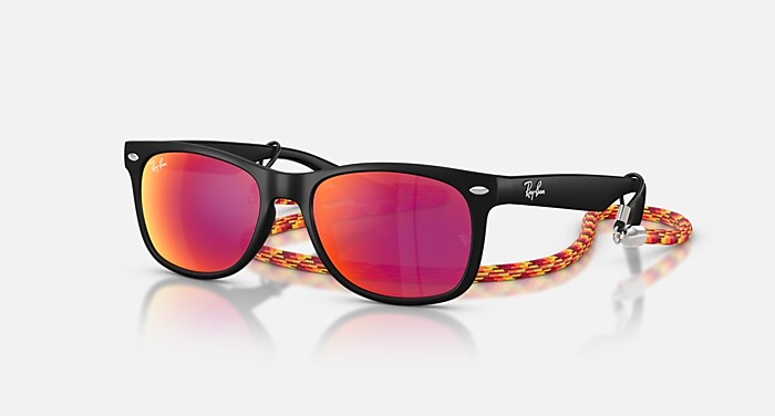 赤*星様 Ray-Ban レイバン サングラス NEW WAYFARER RB2 NEW WAYFARER KIDS SUMMER CAPSULE Sunglasses in Rubber Black and