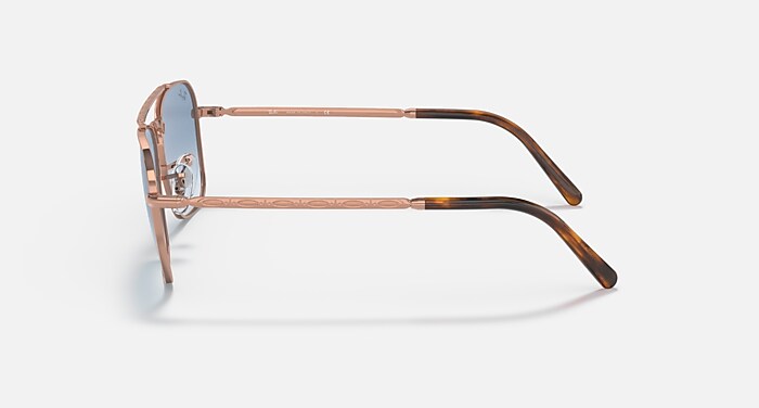 Ray-Ban NEW CARAVAN ローズゴールド　国内正規品 NEW CARAVAN Sunglasses in Rose Gold and Light Blue - RB3636 | Ray