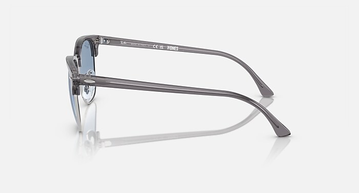 Ray-Ban RB 3016 CLUBMASTER サングラス グレーフレーム CLUBMASTER X THE ONES サングラス シルバーの上に透明グレー と