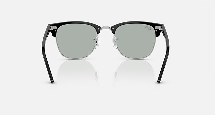 CLUBMASTER CLASSIC サングラス シルバー上にブラック と ライトグレー