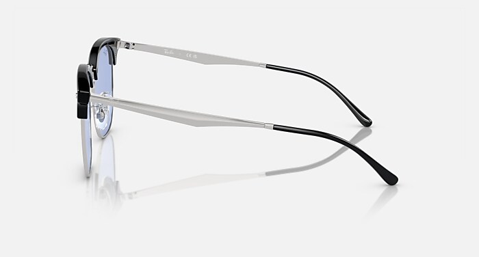 Ray-Ban スクエア型サングラス ブルーレンズ　RB4418D レイバン公式ストア】 Ray-Ban® RB4418D サングラス | シルバー上に