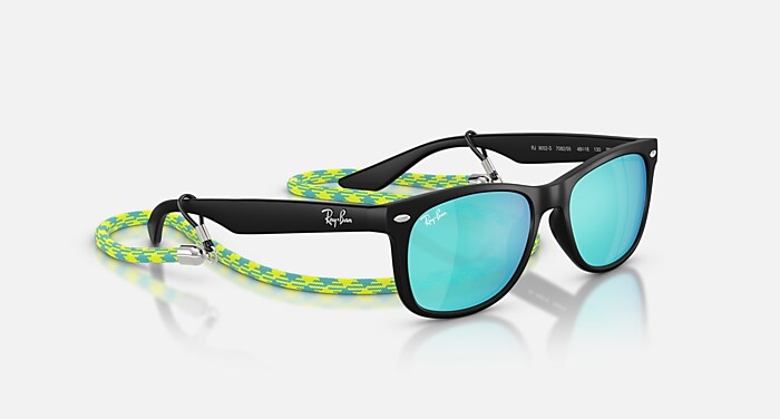 NEW WAYFARER KIDS SUMMER CAPSULE Sunglasses in Rubber Black and