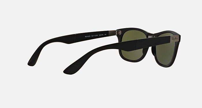 【B&L】Ray-Ban FOLDING WAYFARER 　イタリア製 NEW WAYFARER FOLDING LITEFORCE Sunglasses in Black and Silver