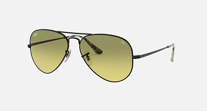 RB3689 Sunglasses in Black and Photocromic Yellow Gradient Green