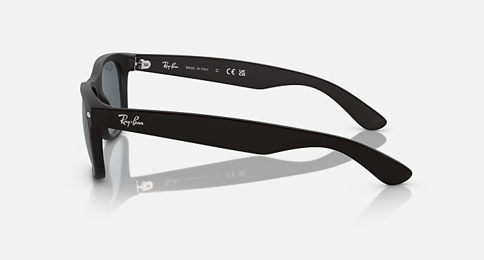 NEW WAYFARER CLASSIC Sunglasses in Rubber Black and Blue - RB2132