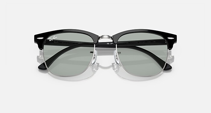 CLUBMASTER CLASSIC サングラス シルバー上にブラック と ライトグレー