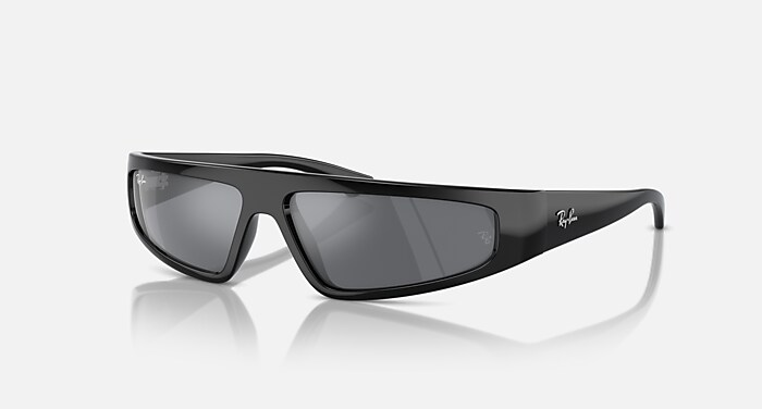 レイバン公式ストア】 Ray-Ban® IZAZ BIO-BASED サングラス | ブラック
