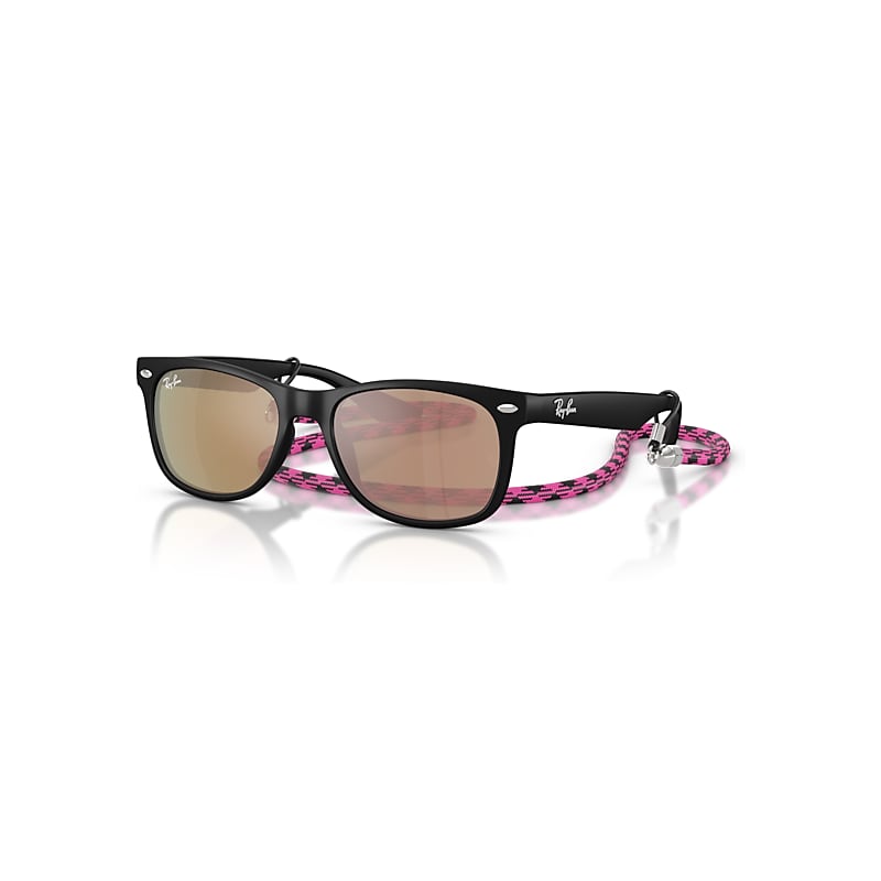 Ray-Ban Unisex Sunglass New Wayfarer Kids Summer Capsule - Frame color: Rubber Black, Lens color: Orange Mirror Pink - Image 4