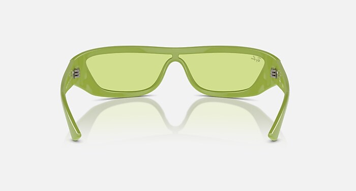 Apple Green 搭Green 的XAN BIO-BASED 太陽眼鏡- RB4431 | Ray-Ban® 雷朋