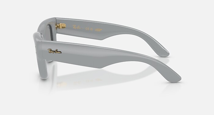 Ray-Ban　New Wayfarer WAYFARER PUFFER Sunglasses in Solid Grey and Grey - RB4940 | Ray