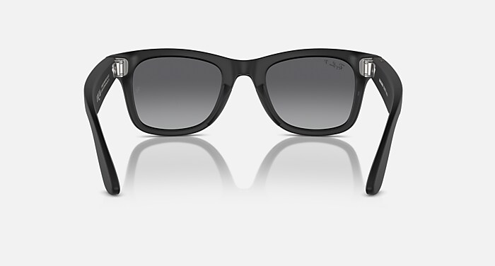 RAY-BAN META WAYFARER - GEN 1 Sunglasses in Black and Graphite 