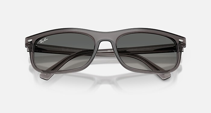 RB2224 Sunglasses in Opal Light Grey and Grey Gradient - RB2224