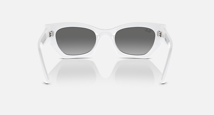 レイバン公式ストア】 Ray-Ban® ZENA BIO-BASED サングラス | ホワイト